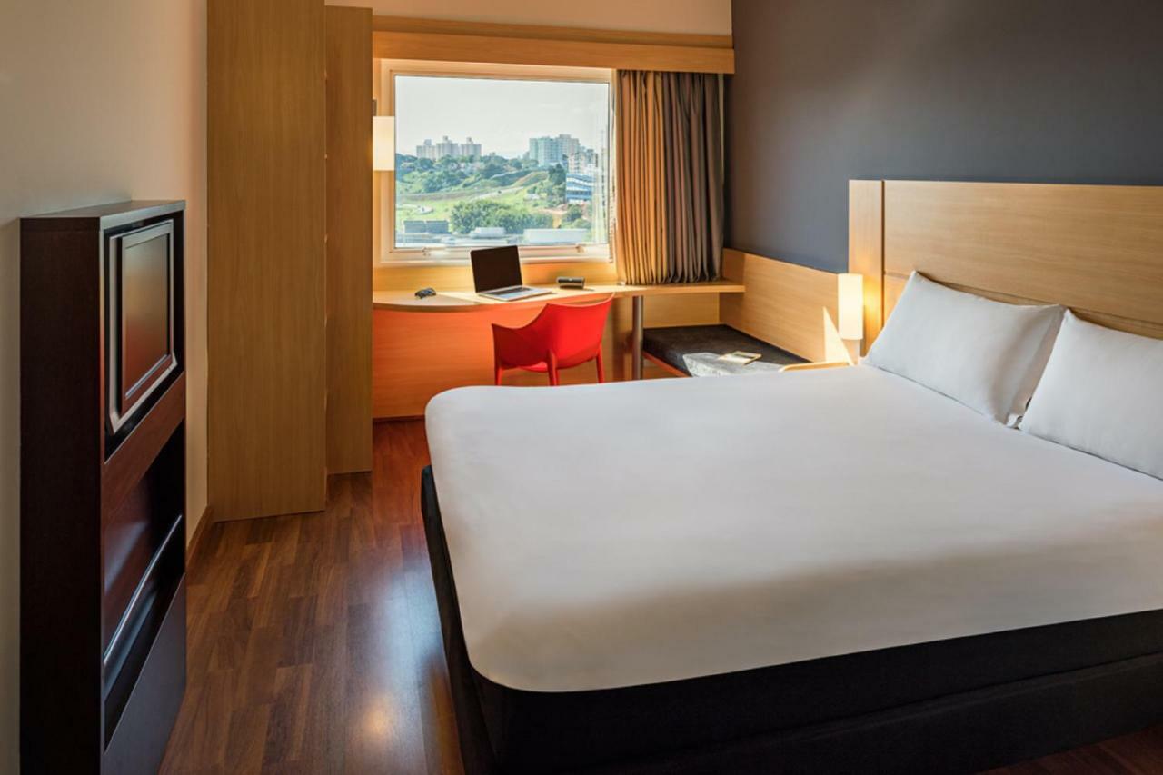 Hotel Ibis Sao Jose Dos Campos Colinas Zewnętrze zdjęcie